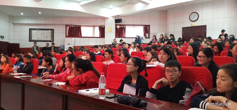 02员工现场提问.jpg